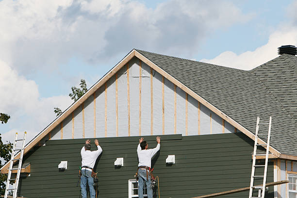 Professional Wood Siding technician working in Hamburg, NJ